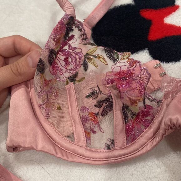 For Love and Lemons x Victoria’s Secret Set - Picture 4 of 4